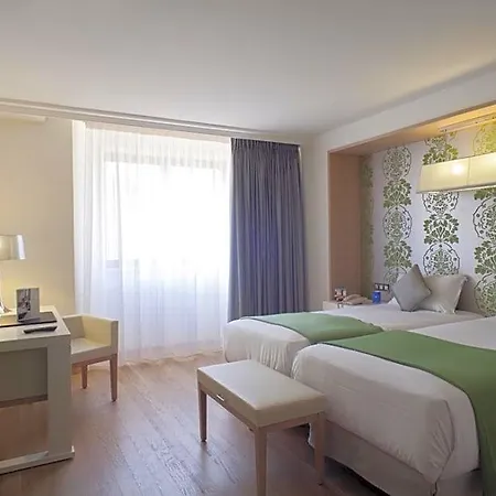Hotel Nh 4*